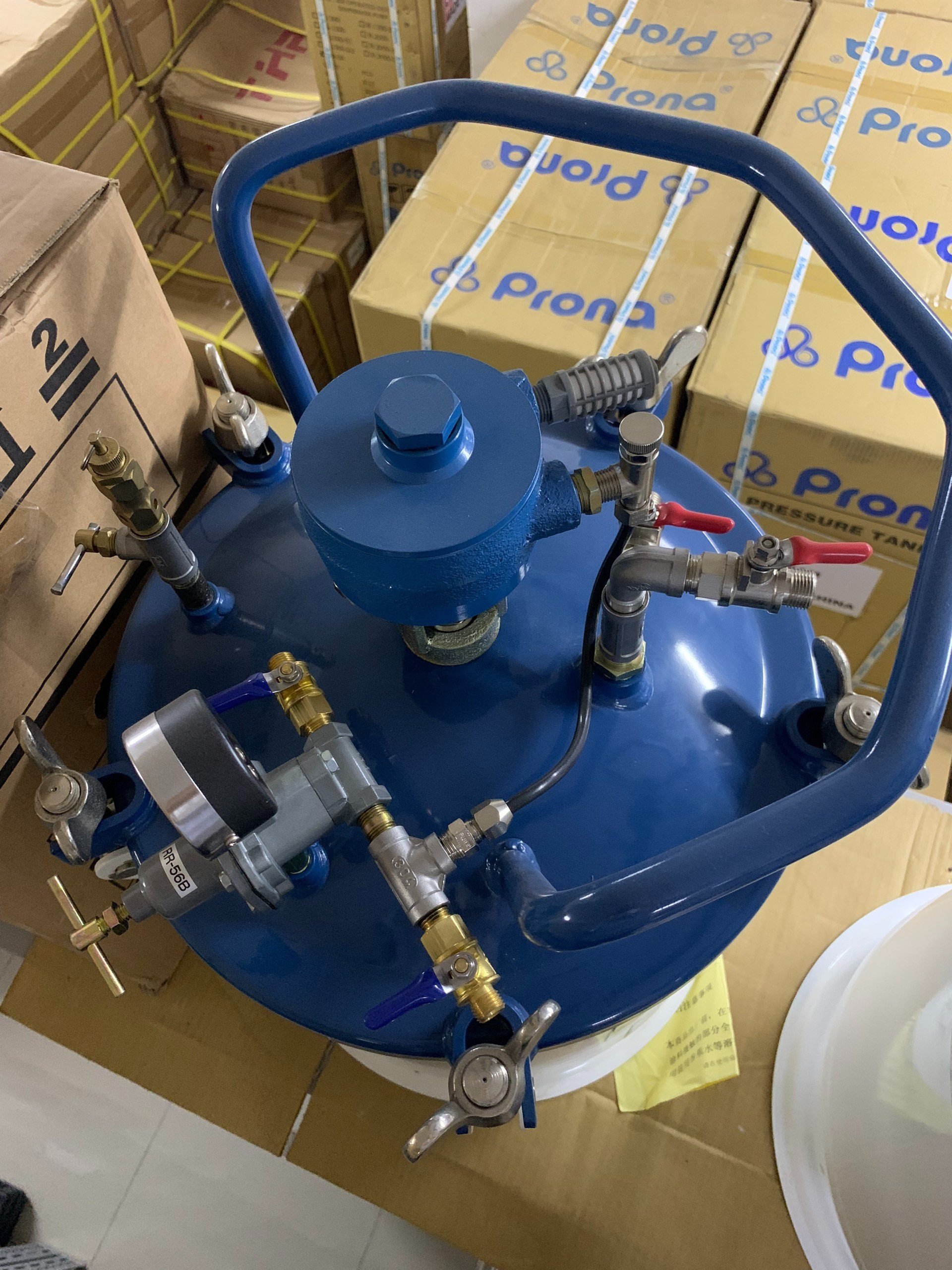 Nồi trộn sơn Anest Iwata dung tích 40 lít có khuấy tự động dành cho sơn gốc dầu model PT-40DM